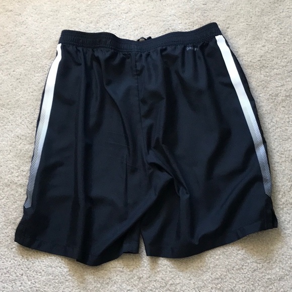 NIKE Dri Fit - Picture 3 of 5